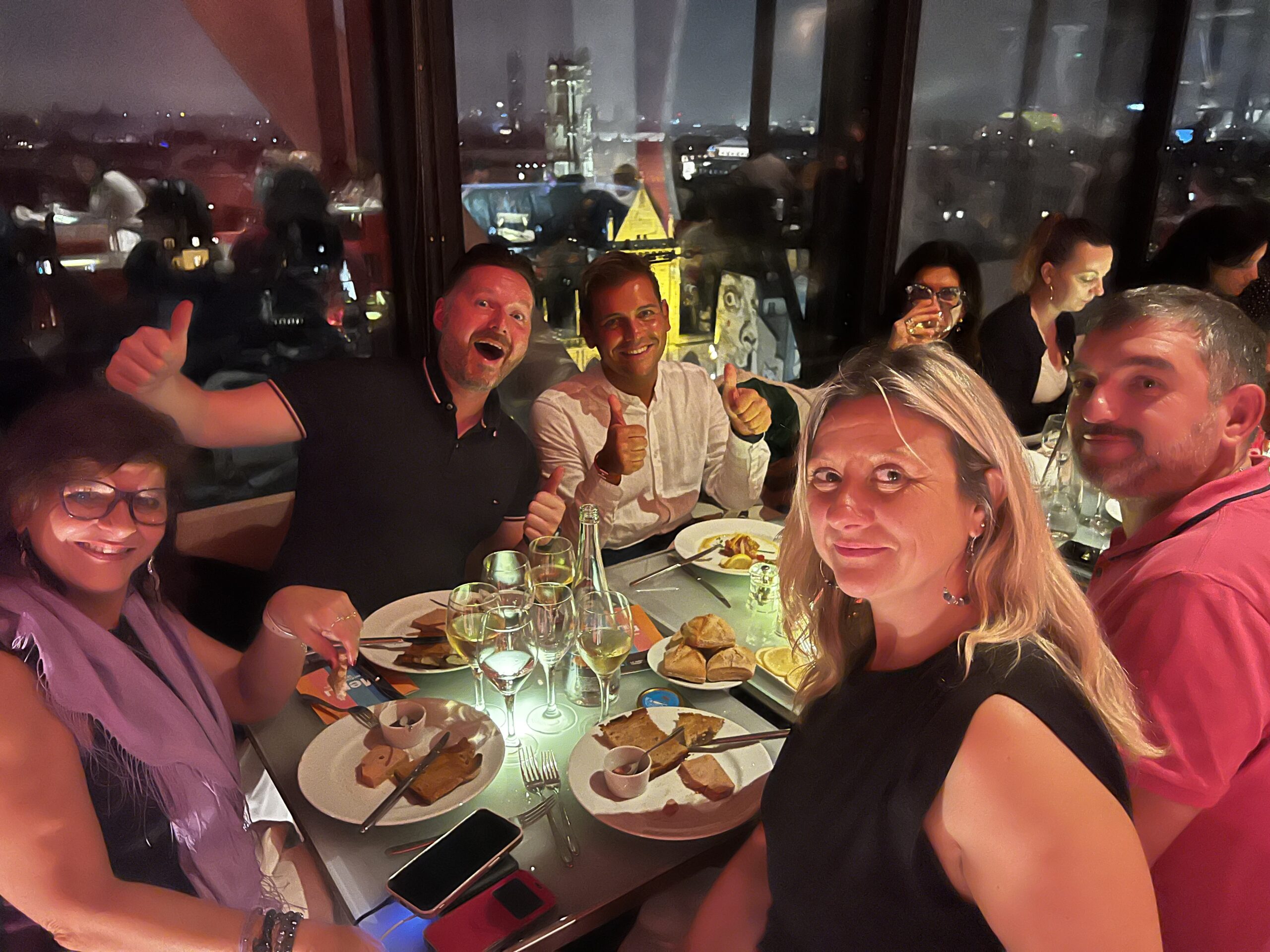 Les Ambassadeurs dietplus se sont retrouvés pour un dîner au prestigieux restaurant Le Georges à Paris.